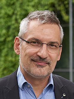 Referent: Stefan Pruchniewski